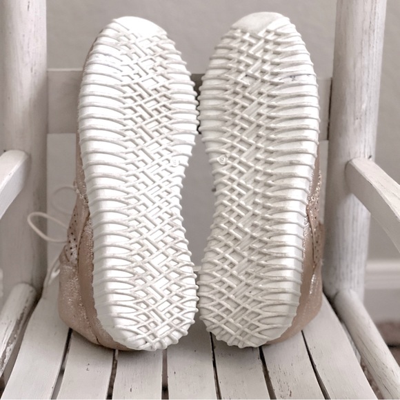 DIBA True Poker Hand Sneakers Metallic Rose Gold Perforated Leather 9 - Picture 10 of 12